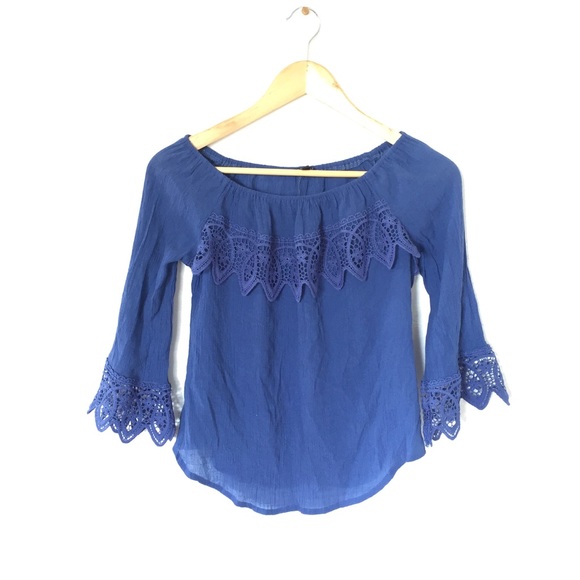 Unique Spectrum Tops - 🌵UNIQUE SPECTRUM lace details blue blouse top